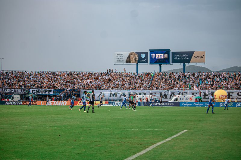 Torcida do Figueirense vai pagar R$ 200 no clássico com o Avaí