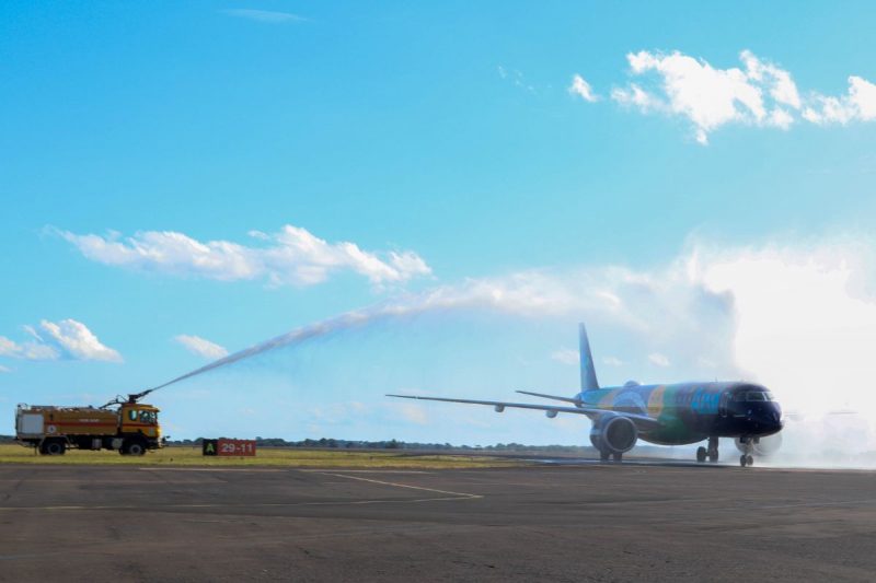 O Aeroporto de Chapecó, no Oeste de SC, celebrou na segunda-feira (13) um batismo de avião