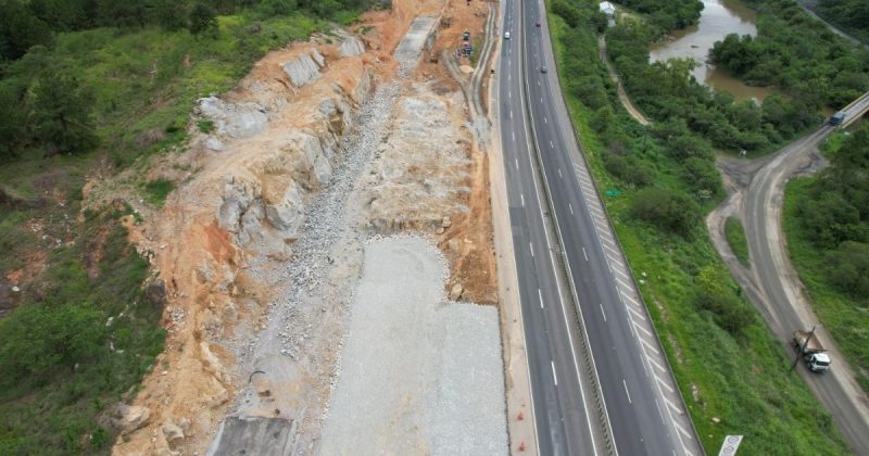 Detonação de rochas na BR-101 no Sul de SC