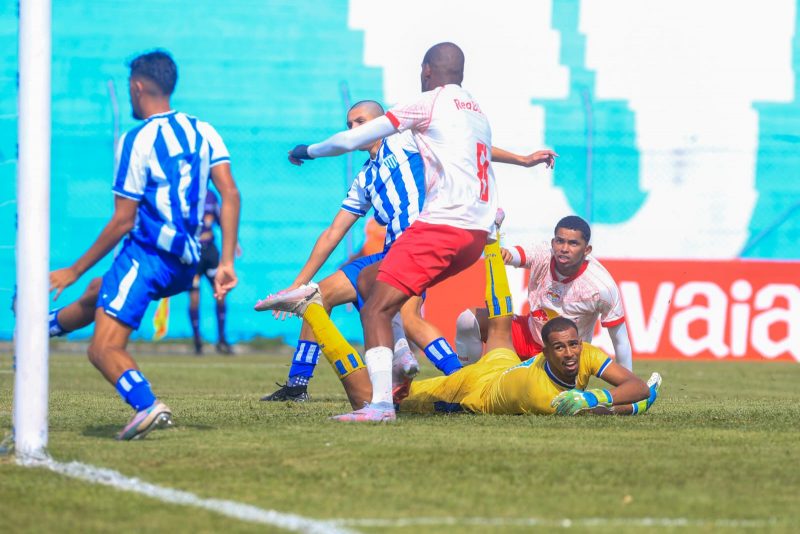 Avaí perde para o Bragantino com gol no fim