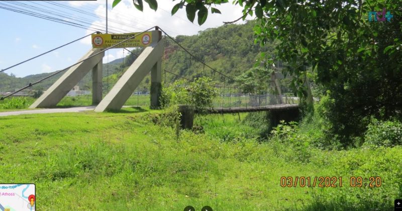 imagem mostra ponte pênsil de Itajaí