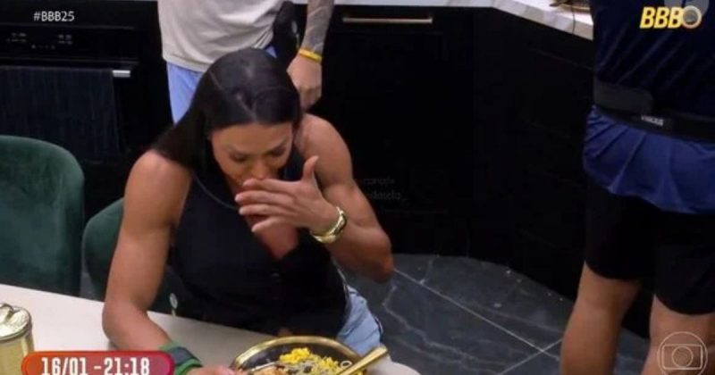 imagem mostra receita perigosa de frango cru da Gracyanne no BBB