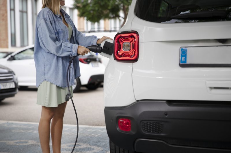 Oito estados têm isenção do IPVA para carros elétricos