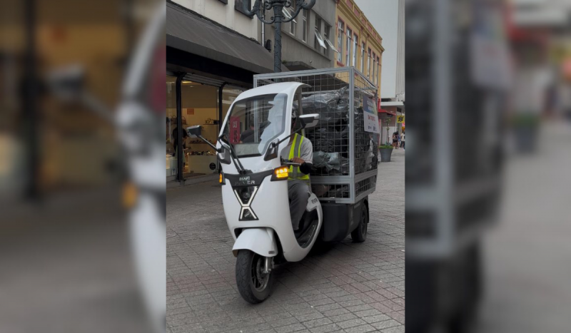 Carros elétricos para coleta de lixo está em fase de teste 