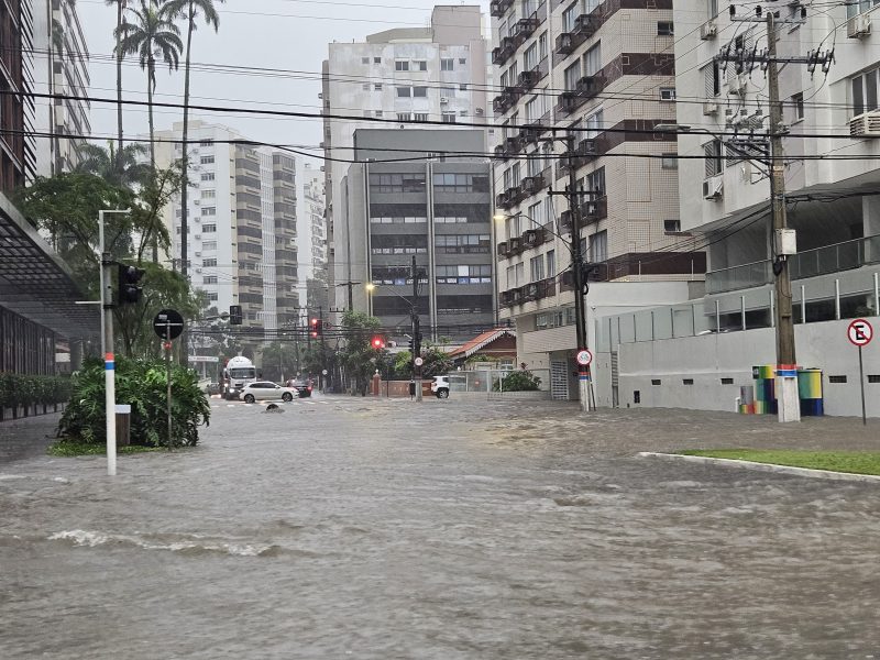 Centro de Florianópolis ficou debaixo d'água