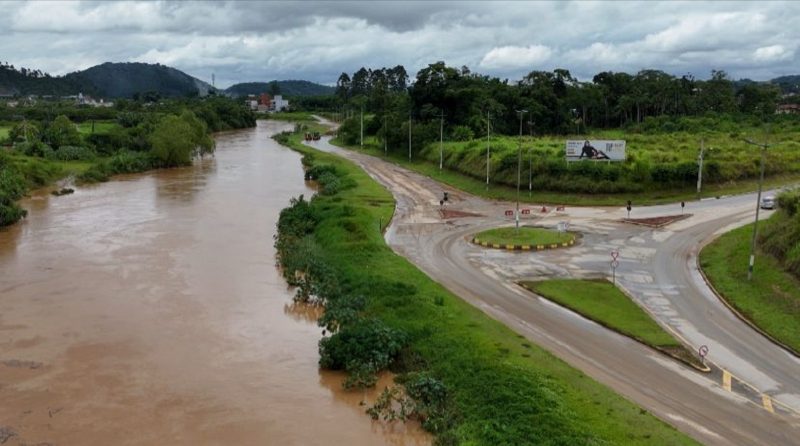 Brusque após alagamento causado pela cheia de rio