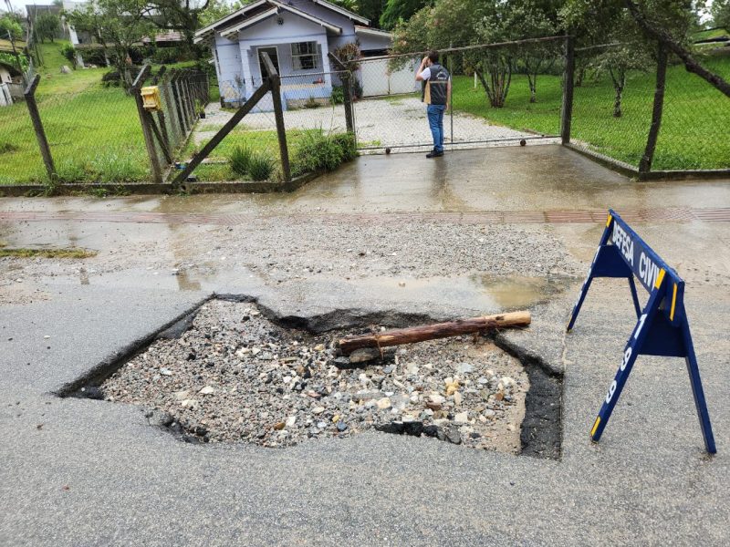 Forte chuva m Brusque: cidade registrou alagamentos durante o dia 