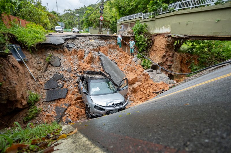 Cratera no Caminho dos Açores