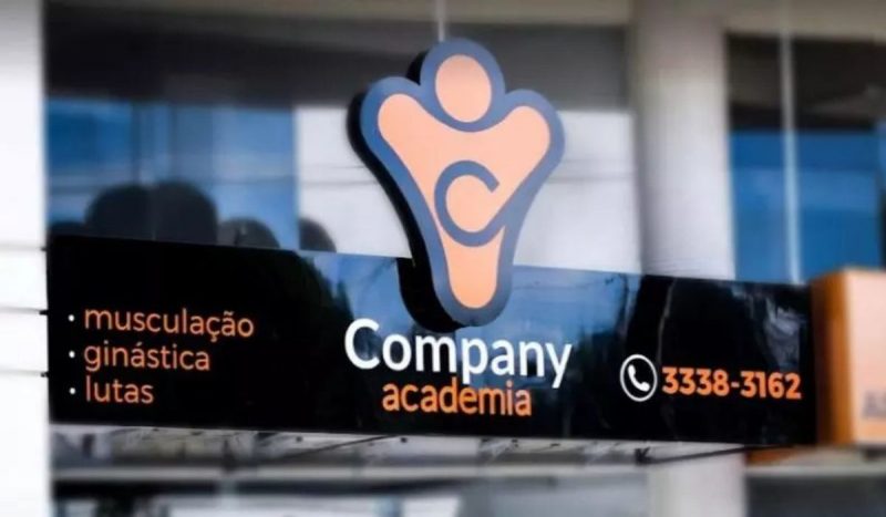 Foto mostra fachada da Company academia, Academia de Florianópolis