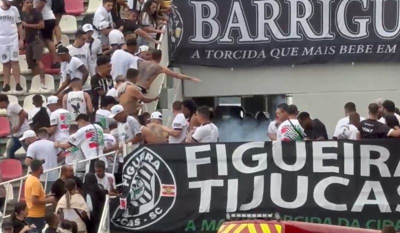 Confusão no jogo JEC x Figueirense