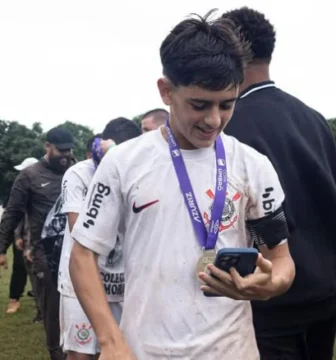 Corinthians Henrique Lemos