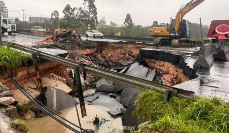 Fortes chuva na última quinta-feira (16) causaram estragos na rodovia