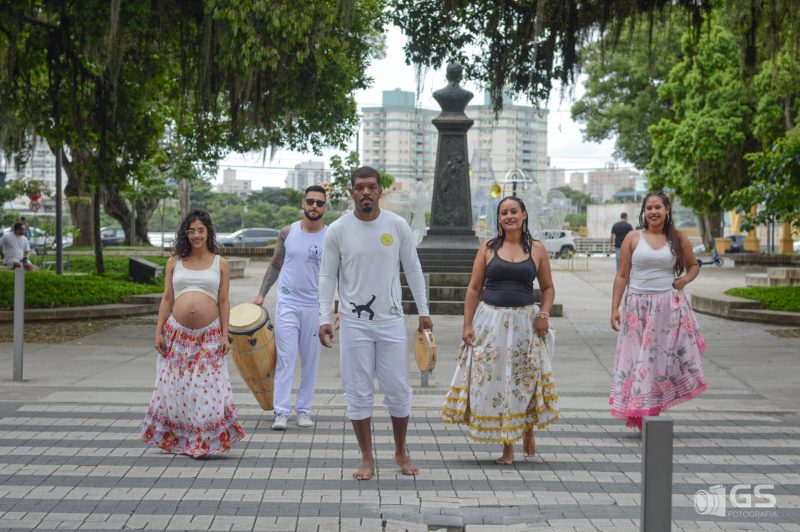 Foto de atração do Cultura na Praça, um dos eventos que ocorre em Itajaí e Balneário Camboriú neste fim de semana 