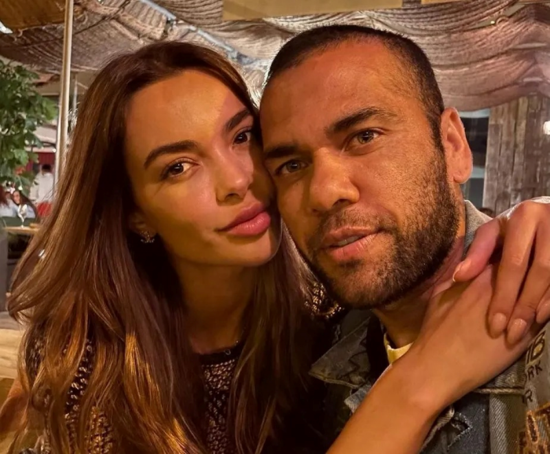 Daniel Alves tem quase oito anos de relacionamento com Joanna Sanz - Foto: Divulgação/Internet/ND