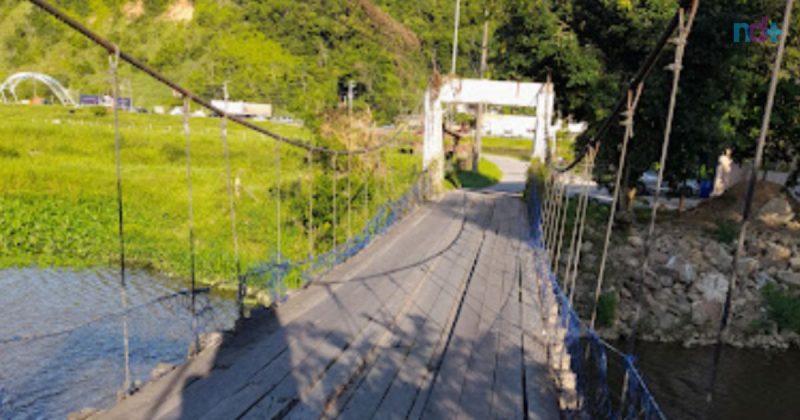 imagem mostra ponte pênsil de Itajaí