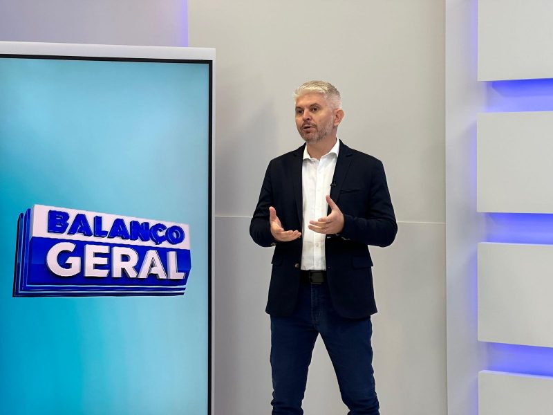 Egidio Ferrari durante entrevista no estúdio do Balanço Geral em Blumenau 