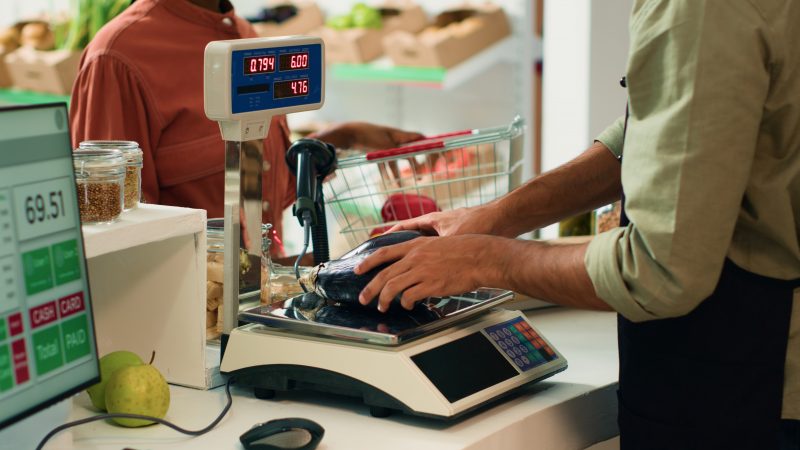 Funcionário de famoso supermercado é demitido