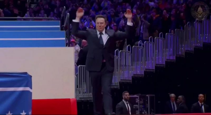 Elon Musk vibrando durante a posse do presidente Donald Trump 