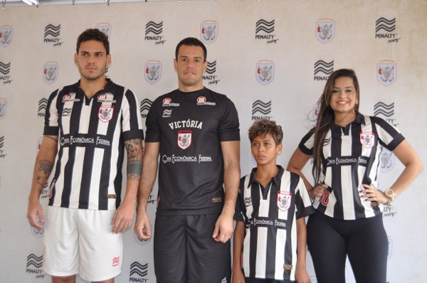 Gabriel Santiago vestiu as cores do Figueirense ao lado de Wilson