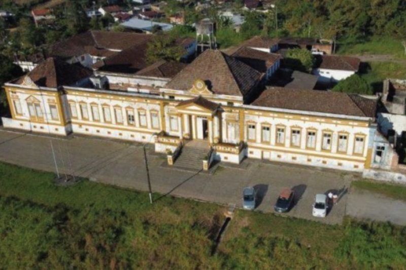 Hospital abandonado fica em São Francisco do Sul 