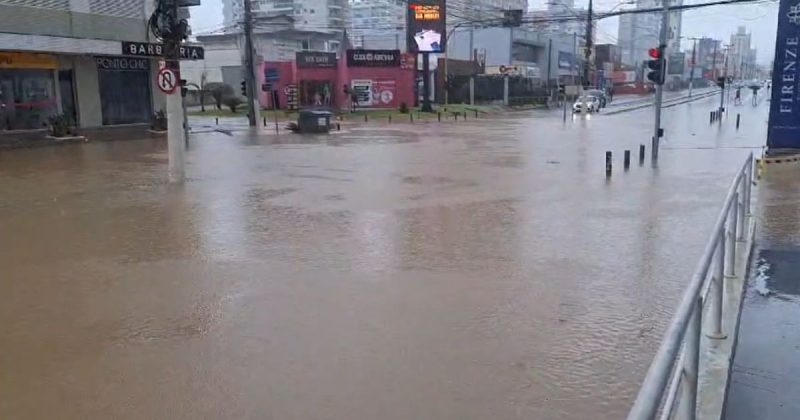 Rua do hotel onde a Chapecoense está em Palhoça