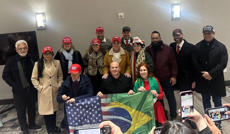 Jorge Seif postou foto ao lado de Carla Zambelli e outros parlamentares brasileiros durante a posse