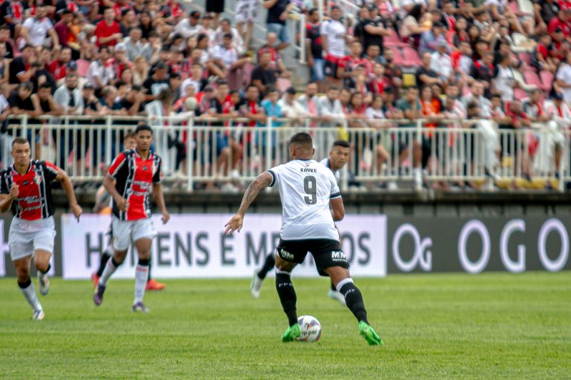 Kayke tem a expectativa de marcar gols no Figueirense