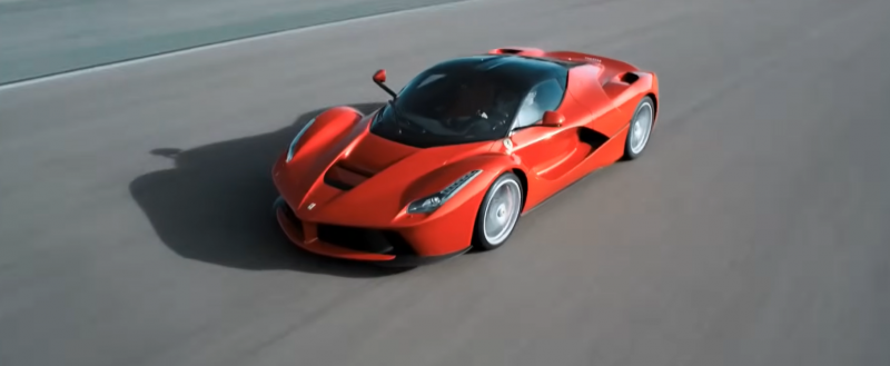 LaFerrari atinge 100 km/h em menos de três segundos e teve produção limitada a menos de 500 unidades em todo o mundo - Foto: Ferrari/Divulgação