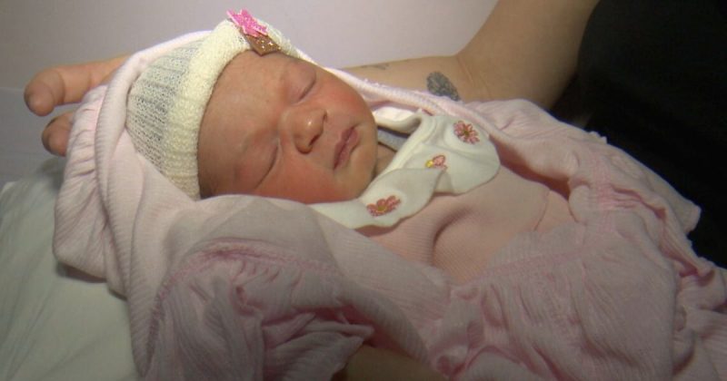 Lavínia, a primeira bebê nascida em 2025 em Joinville