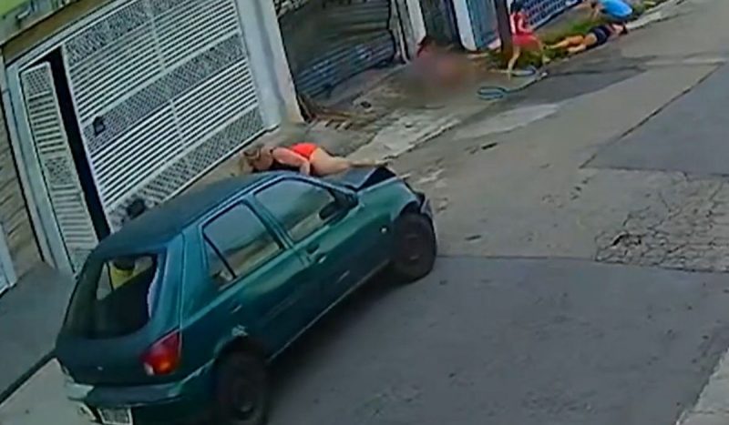 Motorista bêbada teria afirmado que iria matar Marli, amiga de seu ex-namorado. Frame mostra o atropelamento de quatro pessoas