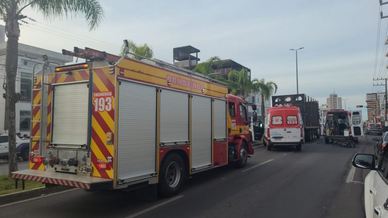 Corpo de Bombeiros e Samu foram acionados no local após o atropelamento - Foto: CBMSC/Reprodução/ND