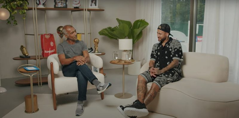 Neymar dá entrevista para Romário