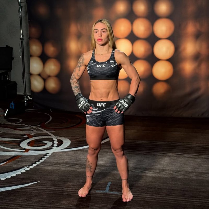 Lutadora Nicolle Caliari vai estrear no UFC deste sábado