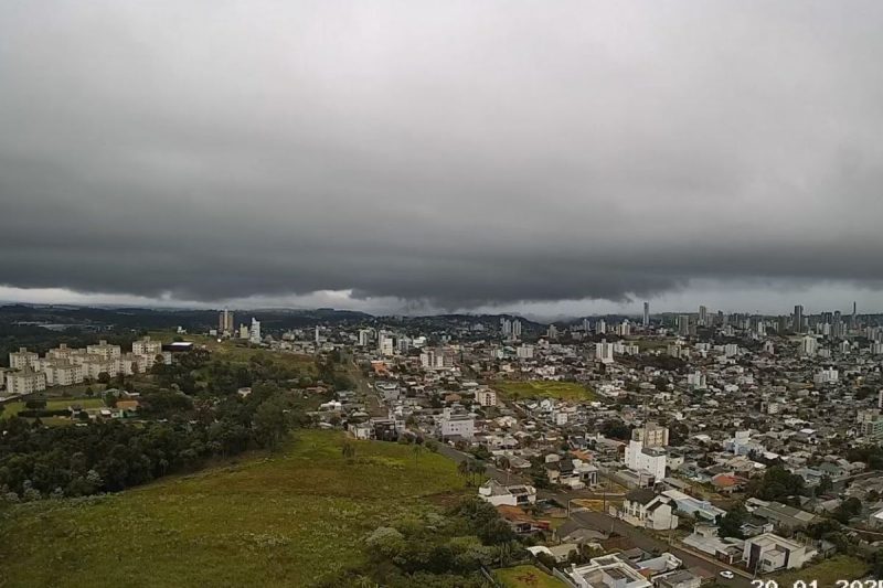 Meteorologista explica os significados das nuvens em SC