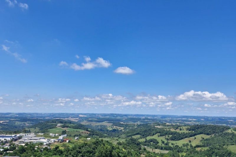 Meteorologista explica os significados das nuvens em SC