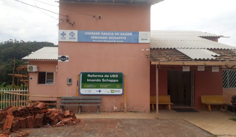 obras da saúde inacabadas serão retomadas em SC, foto mostra fachada inacabada da UBS de Palmitos