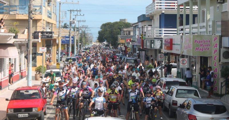 Passeio ciclístico em Balneário Rincão