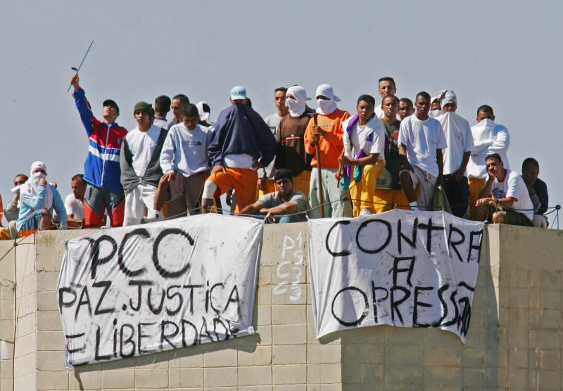 Rebelião do PCC na Penitenciária de Junqueirópolis, em São Paulo, em 2006