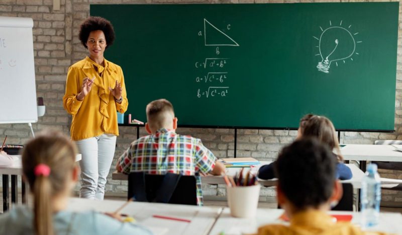 Programa irá beneficiar estudantes de graduação em cursos de formação docente 