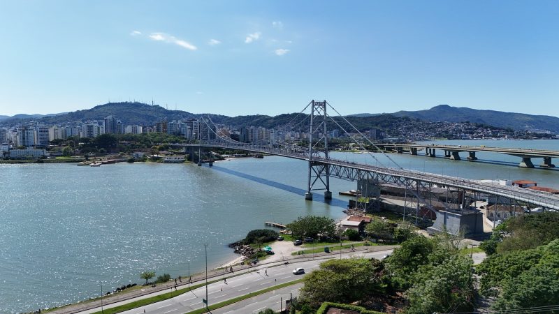 Florianópolis é a capital de Santa Catarina Só dois estados do Brasil têm cidade mais populosa fora da capital