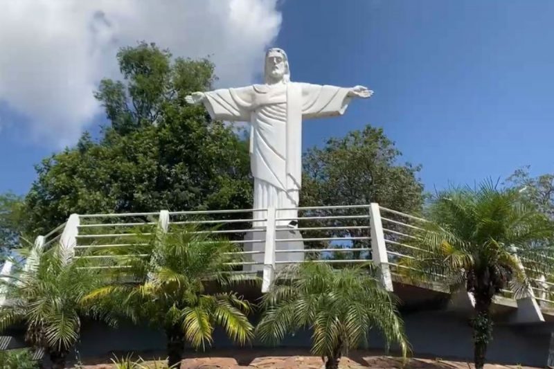 'Acrobacia' de jovem danifica poste no Morro do Cristo no Oeste de SC