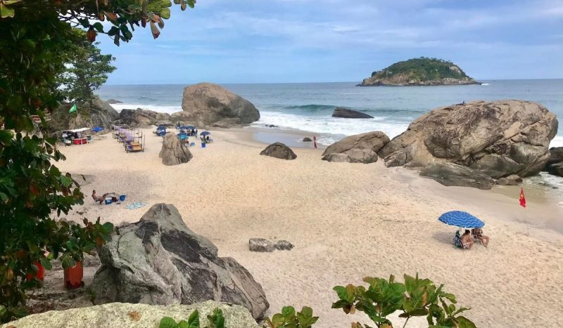 Gravação de filme adulto aconteceu na praia de Abricó, no Rio de Janeiro