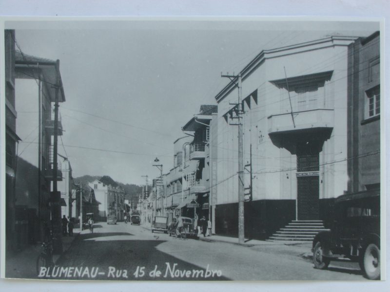 Registro antigo da rua XV de Novembro durante desenvolvimento em Blumenau