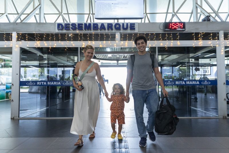 Román veio à Florianópolis para encontrar a namorada e a filha e se encantou com o país - Foto: Germano Rorato/ND