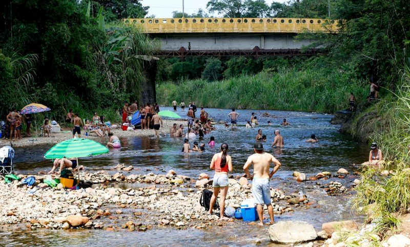 SC registra dia 'super quente' e temperaturas chegam a 37.8°C no Norte do estado