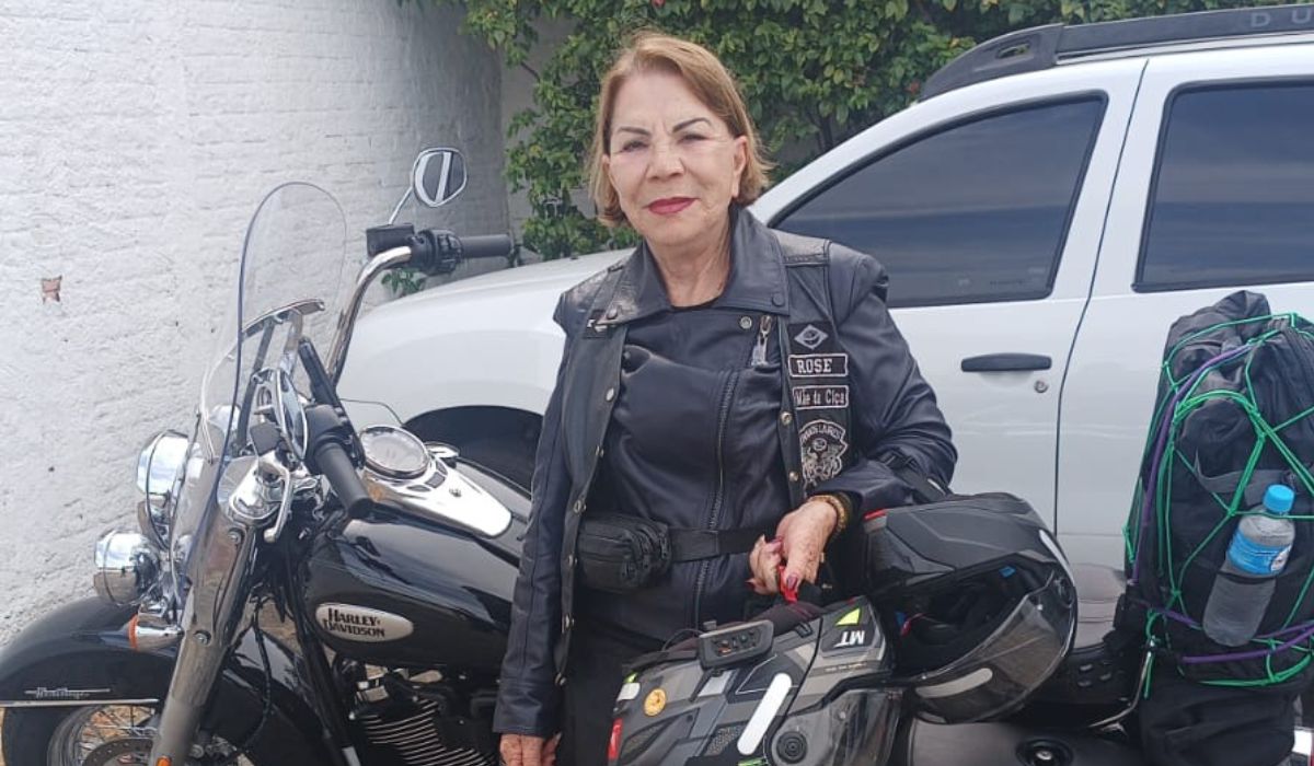 Aos 82 anos, Rosemari está pronta para mais viagens de moto - Arquivo pessoal/Reprodução/ND