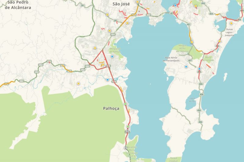 Congestionamento de 20 km após acidente na BR-101