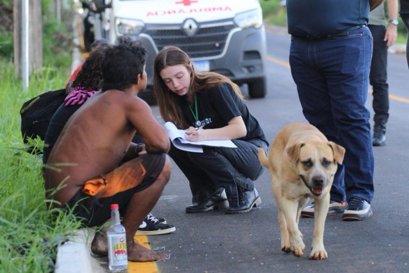 12 pessoas em situação de rua são acolhidas e levadas para tratamento em Chapecó