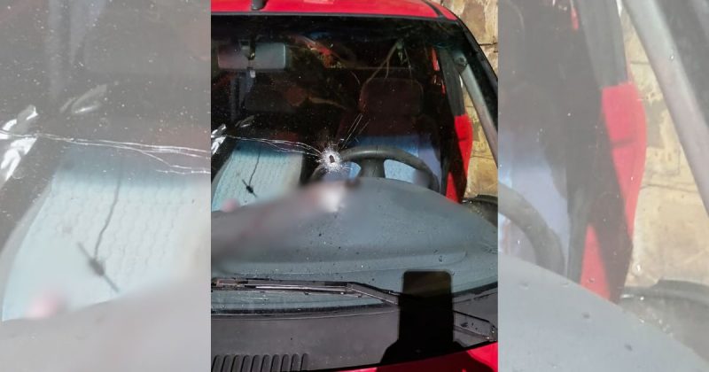 Jovem leva tiro na cabeça e desmaia ao volante em SC