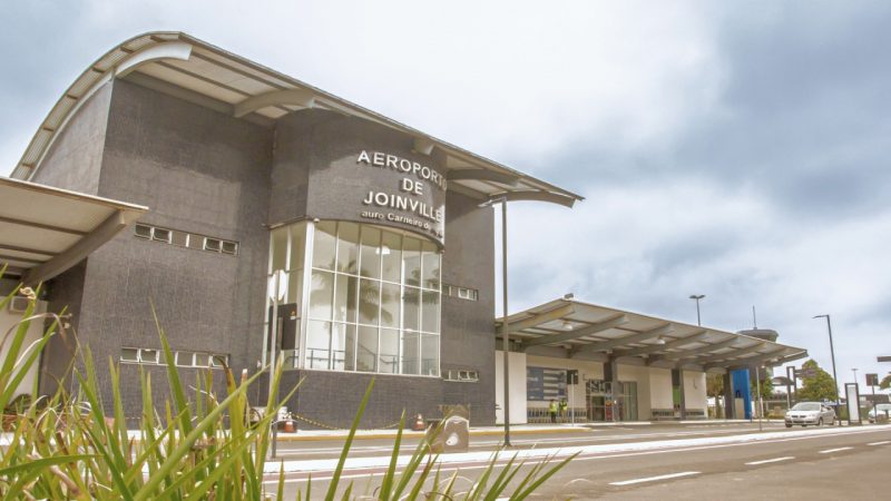 Aeroporto de Joinville (SC) onde homem teve mal súbito